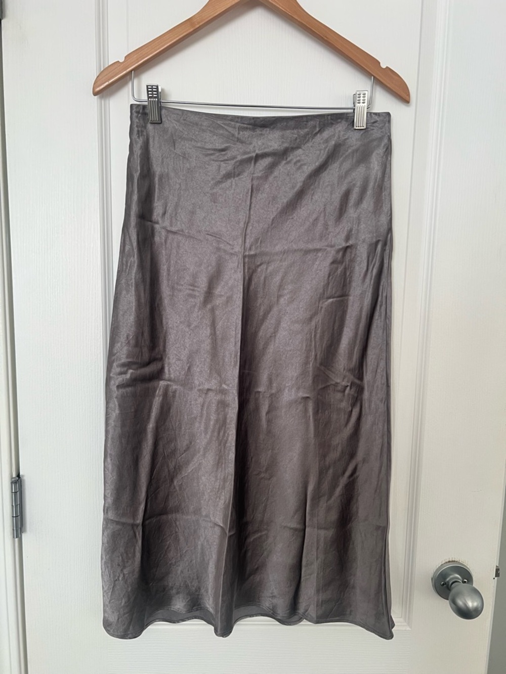 Aritzia Babaton Classic Satin A-Line Skirt in Gunmetal Taupe